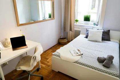 Stanza privata in Budapest, Holló u. 1-2 em 28, 1075 Hungary, immagine 2 di 37