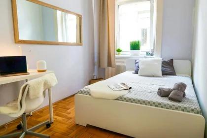 Stanza privata in Budapest, Holló u. 1-2 em 28, 1075 Hungary, immagine 9 di 37
