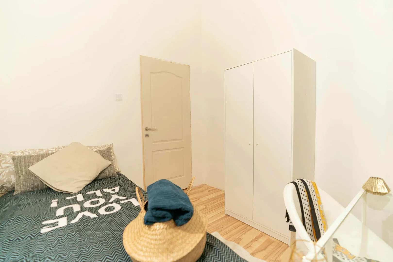 Comfortable and spacious student room in
