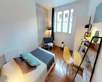 Özel oda konumu 24 Av. Pierre Grenier, 92100 Boulogne-Billancourt, France, 1 10 görüntüsü