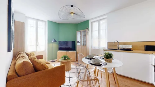 Stanza privata in 138 Rue Coulmier, 83200 Toulon, France, immagine 9 di 16