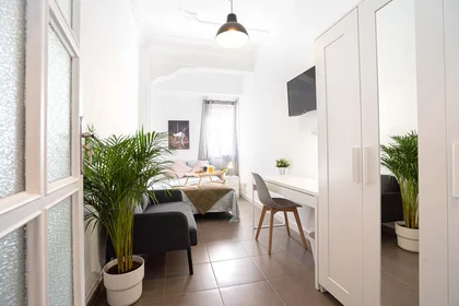 Habitación privada en Carrer d'Honorat Juan, Extramurs, València, Valencia, Spain, imagen 1 de 12
