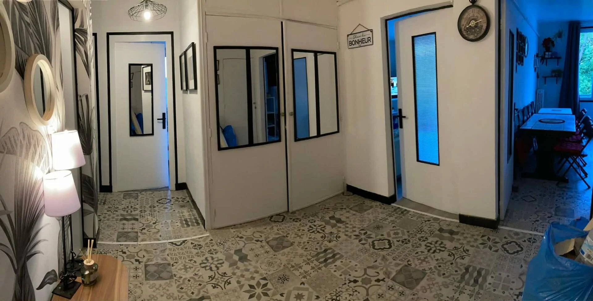 Funktionelles Studentenzimmer perfekt zum Studieren in 