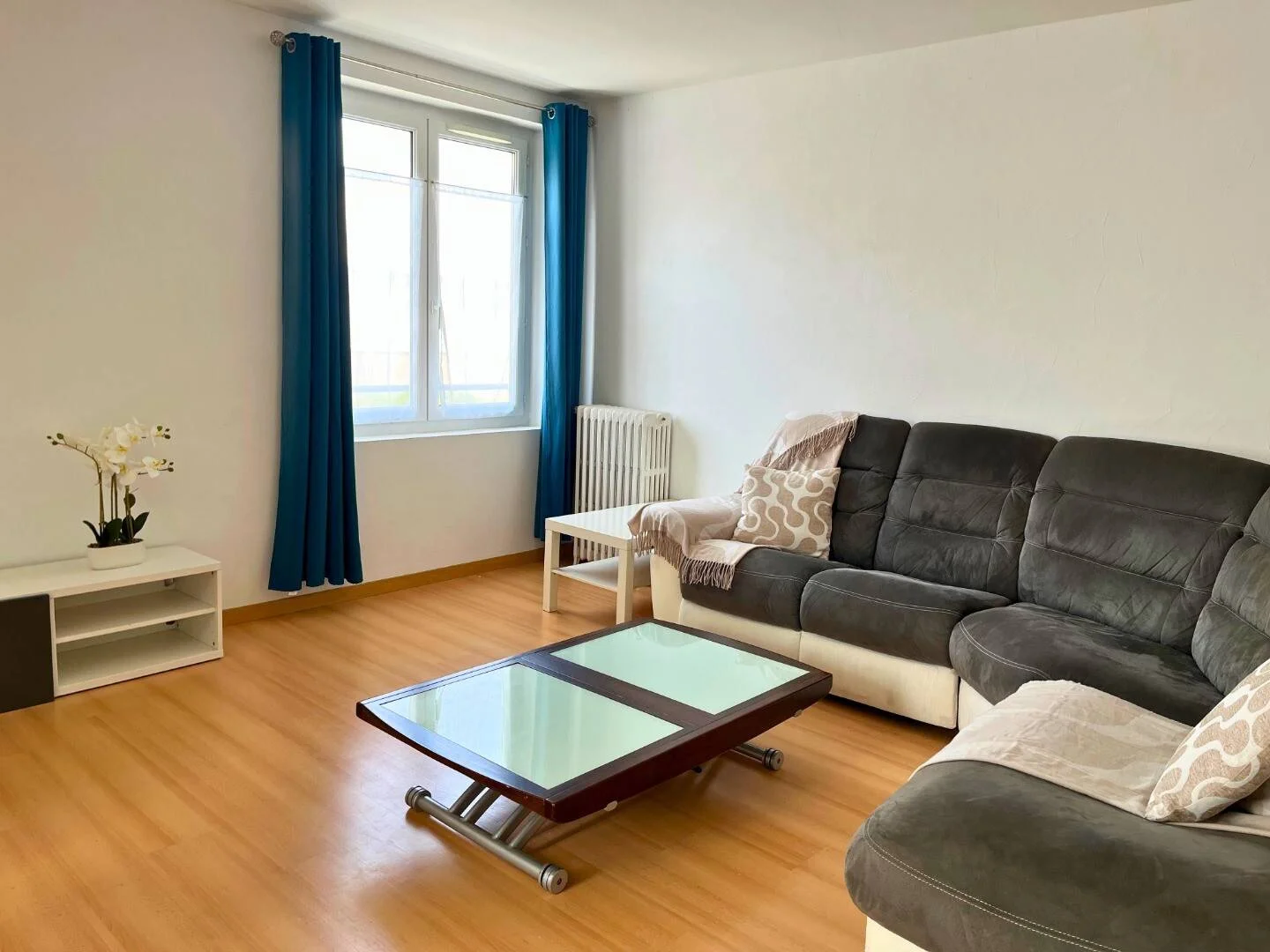 Comfortable and spacious student room in 