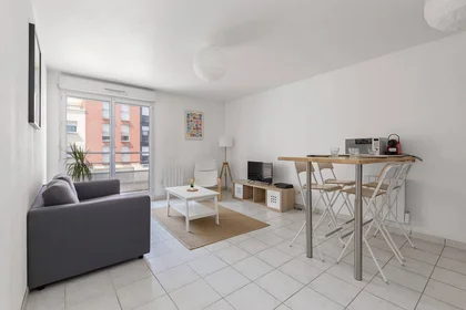 Habitación privada barata en {area}