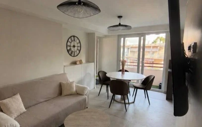 Quarto para alugar num apartamento partilhado em {area}