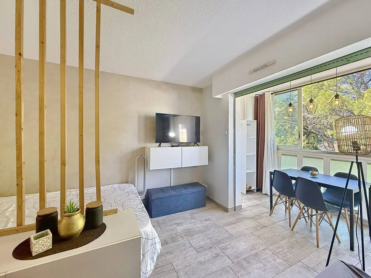 Quarto amigo do estudante em  com comodidades modernas