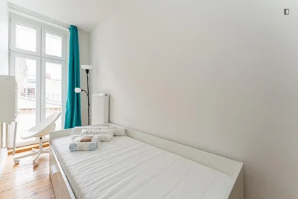 Quarto privado em Boxhagener Str., imagem 1 de 16