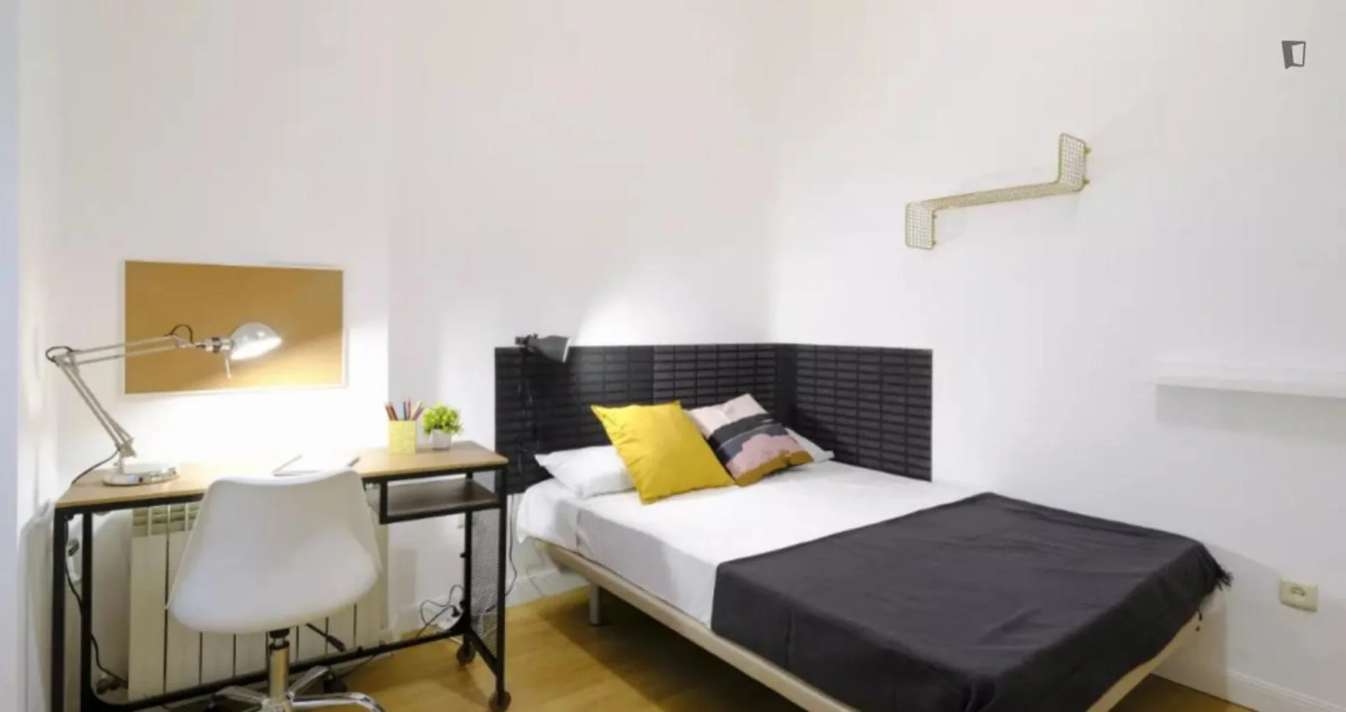 Quarto amigo do estudante em  com comodidades modernas