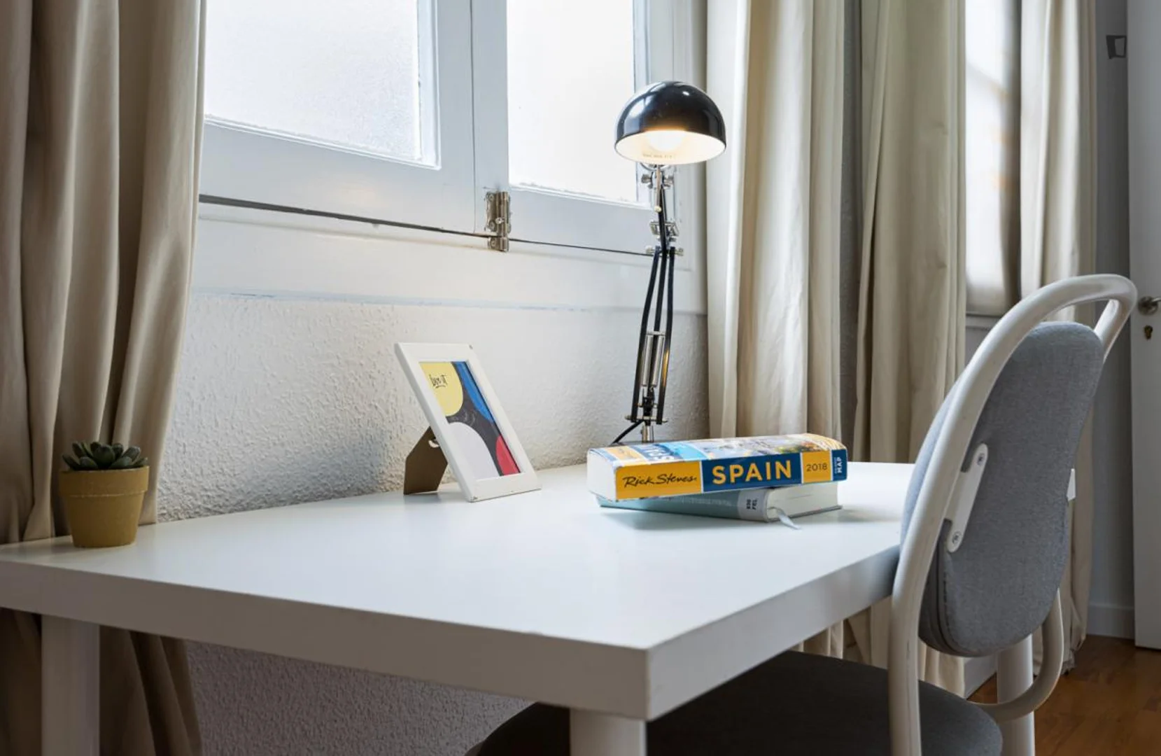 Studentenfreundliches Zimmer in mit modernen Annehmlichkeiten