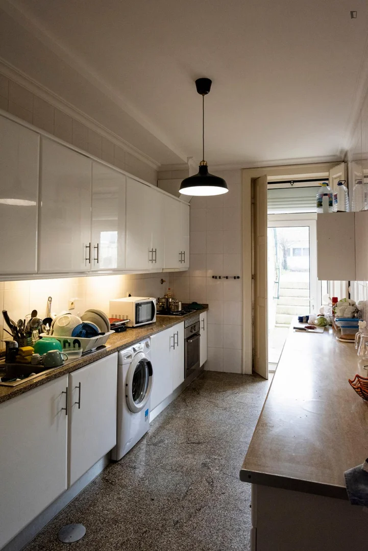 Chambre d'étudiant confortable et spacieuse dans 