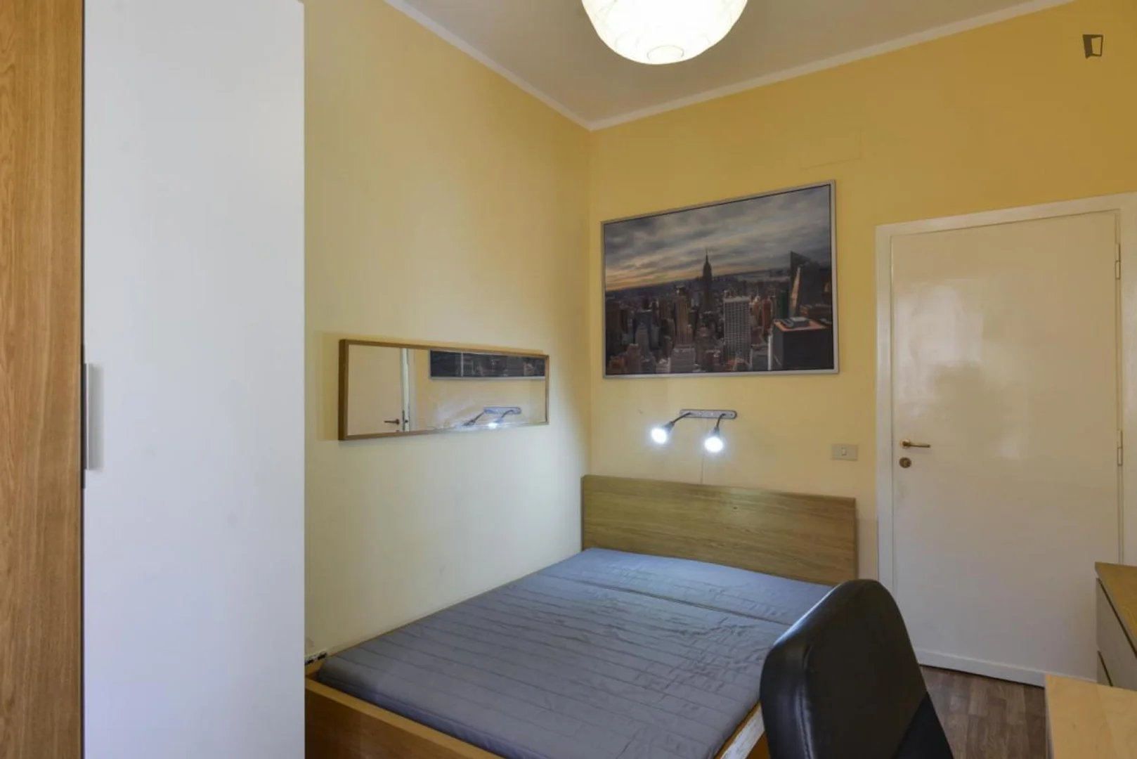 Chambre d'étudiant fonctionnelle parfaite pour étudier dans 