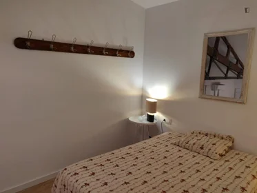 Logement entier à Carrer de Vidal de Canelles, image 2 de 19