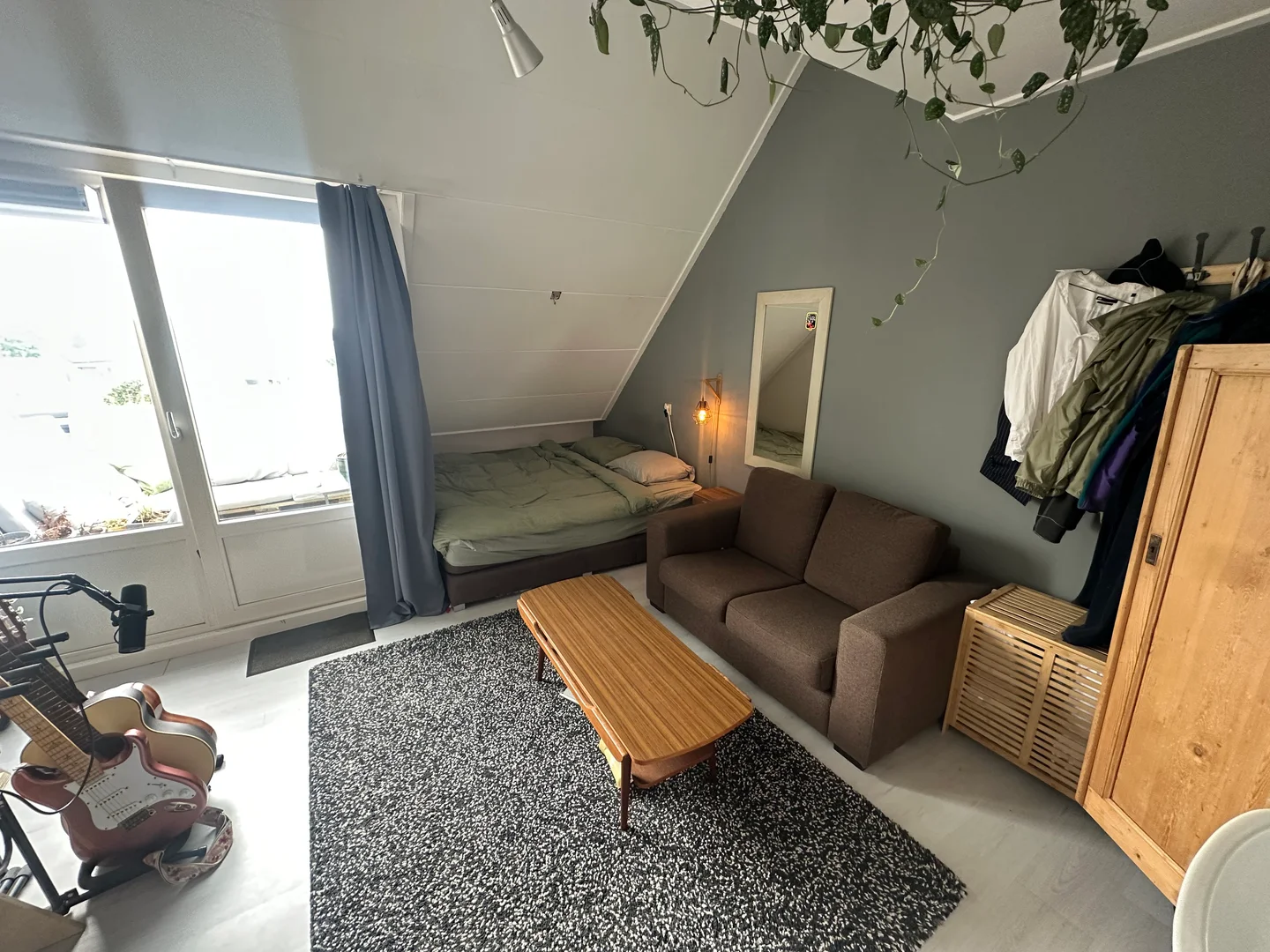 Bezahlbares Zimmer für Studenten mit ausreichender Beleuchtung in 