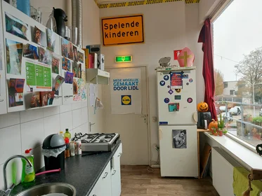 Quarto privado em Deurningerstraat, imagem 1 de 8