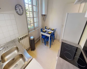 Quarto privado em rue du Faubourg du Courreau, imagem 10 de 13