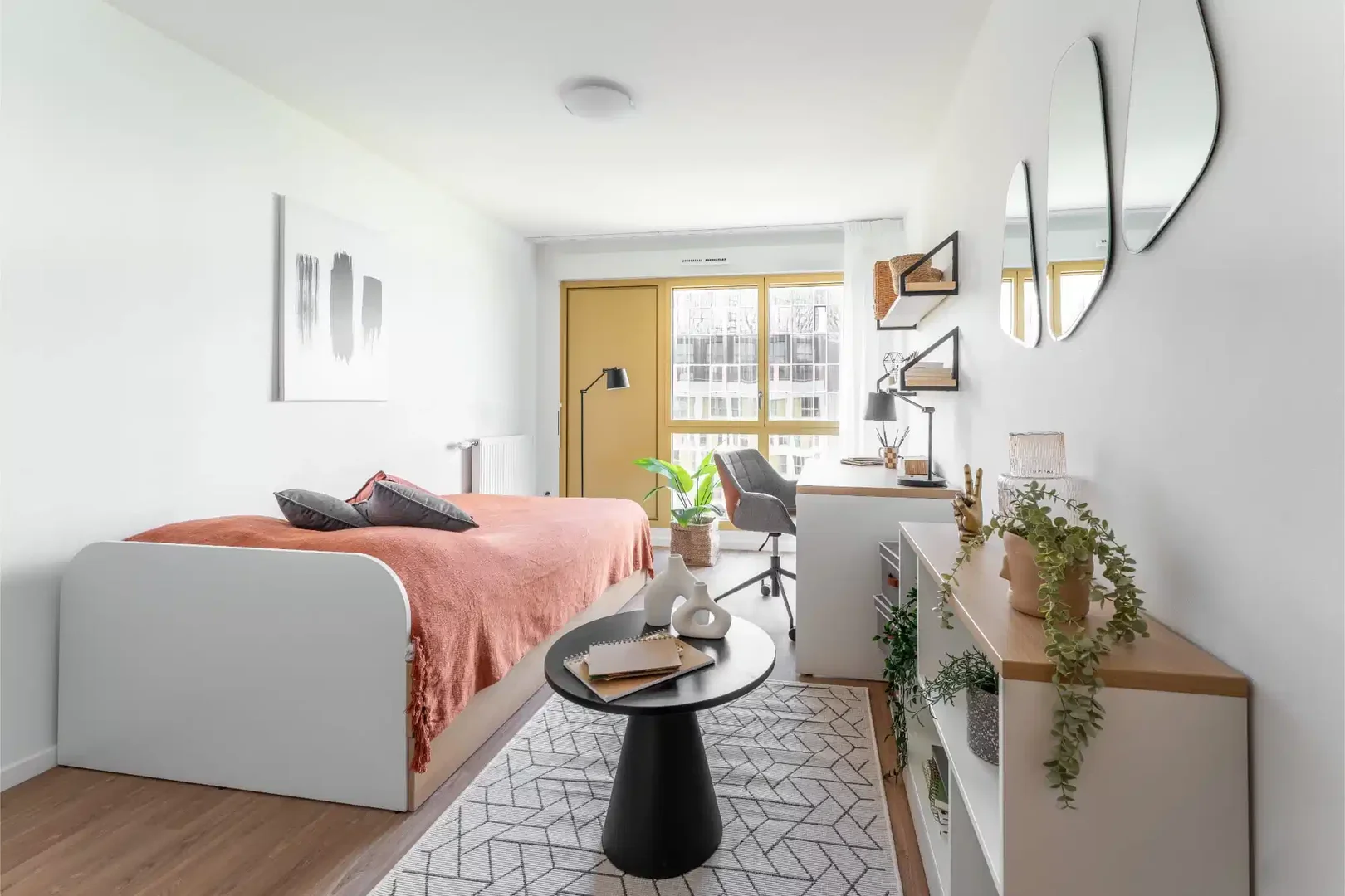 Convenient studio apartment for student living in 