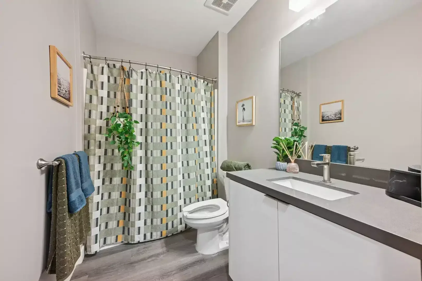 Habitación para estudiantes en  con área de estudio y facilidades compartidas