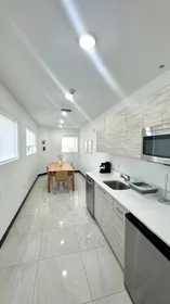 Stanza privata in Southwest 7th Street, immagine 16 di 45