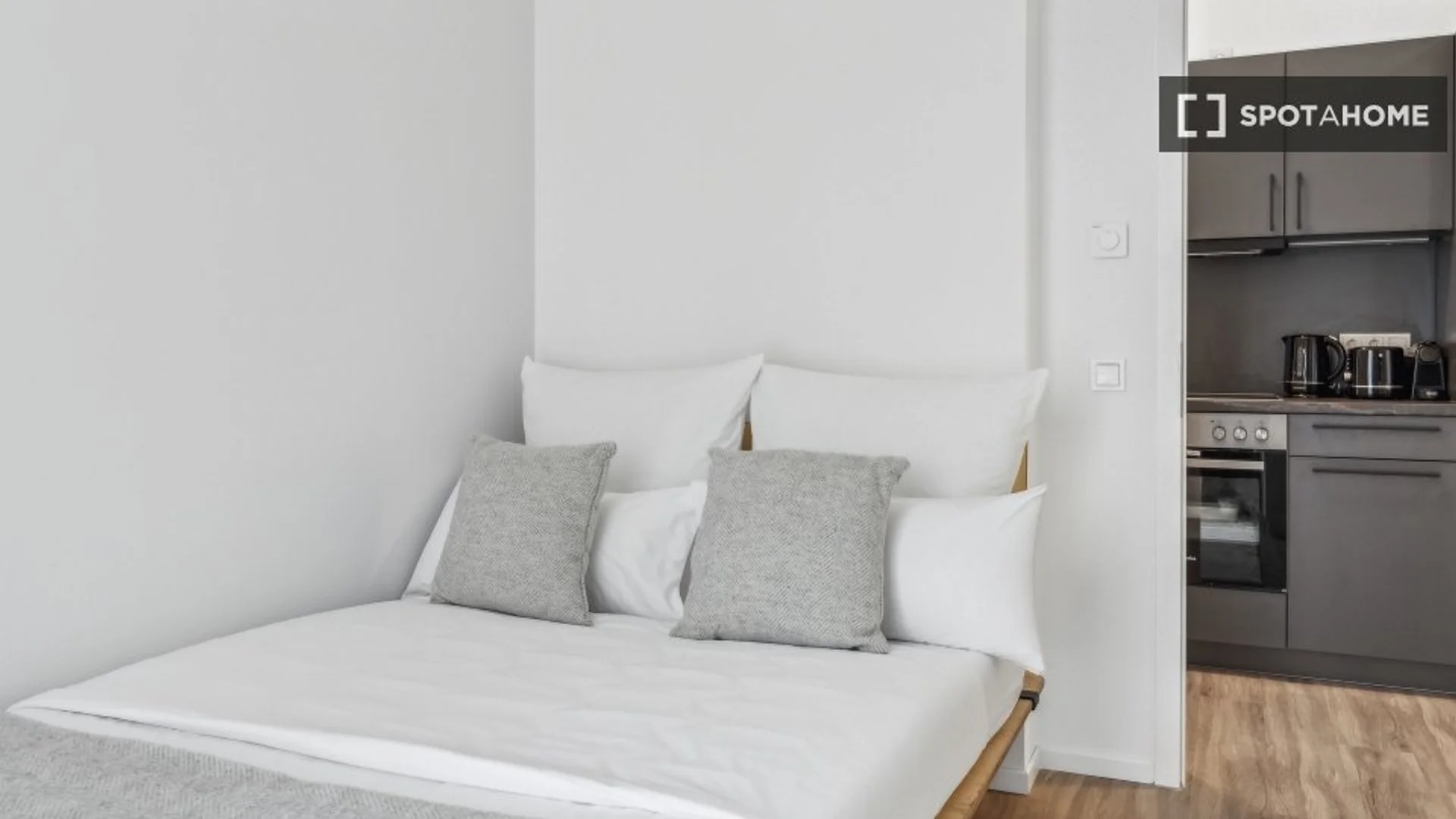 Habitación acogedora para estudiantes disponible en 