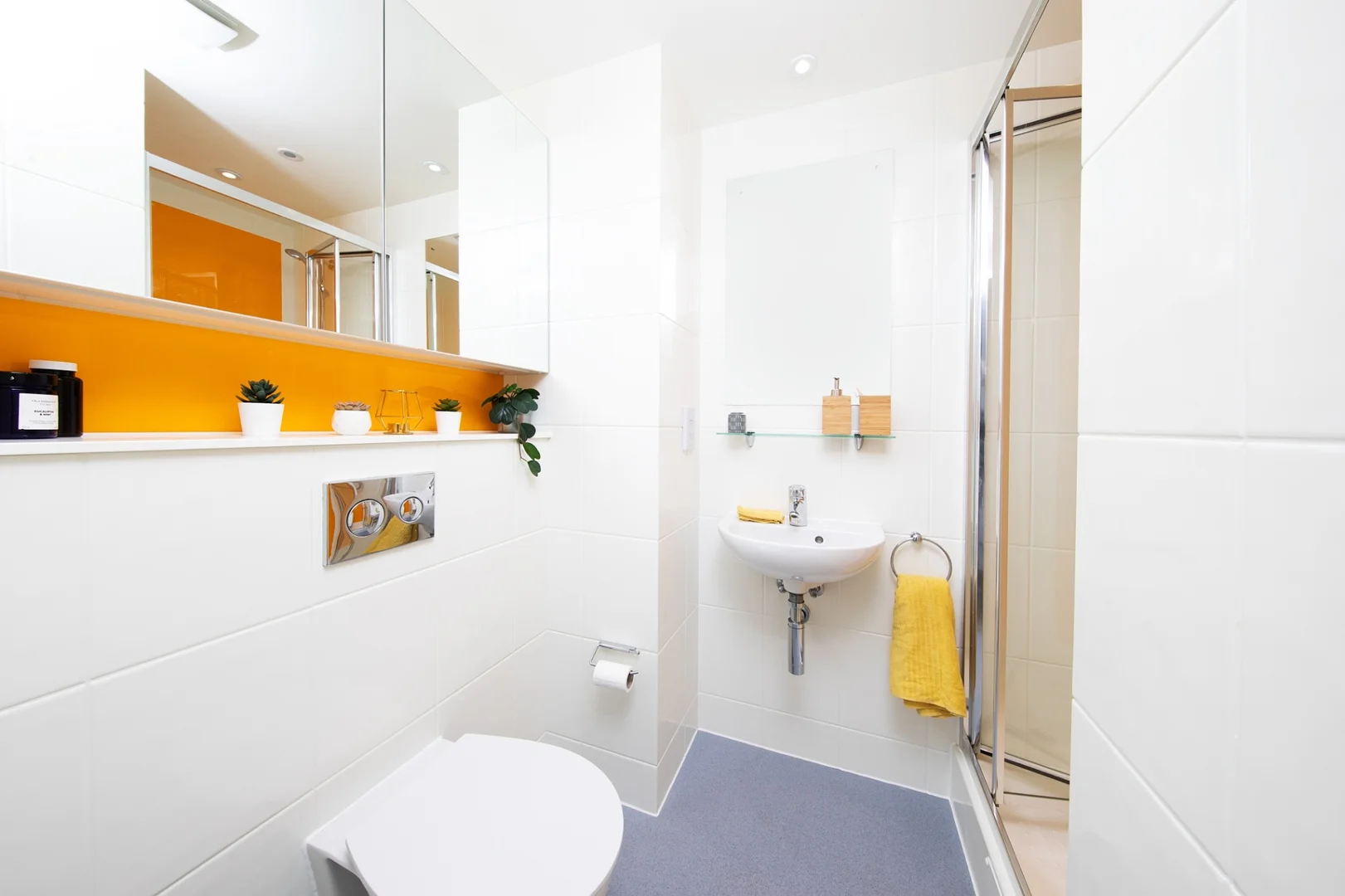 Cozy room for students available in 