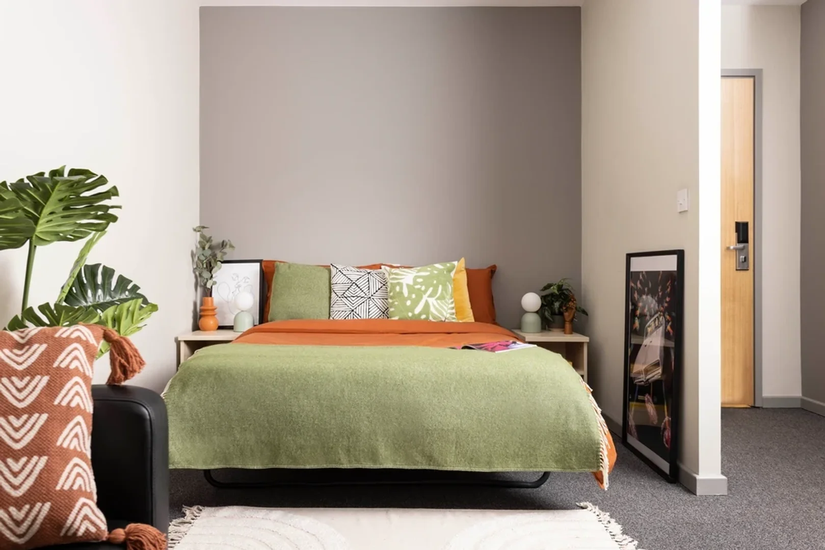 Comfortable and spacious student room in 