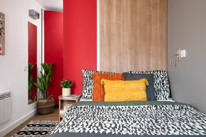 Habitación privada en residencia en Lower Bristol Rd, Bath BA2 3ES, United Kingdom                , imagen 1 de 18