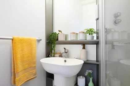 Habitación privada en residencia en Lower Bristol Rd, Bath BA2 3ES, United Kingdom                , imagen 3 de 18
