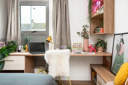 Habitación privada en residencia en Lower Bristol Rd, Bath BA2 3ES, United Kingdom                , imagen 2 de 18
