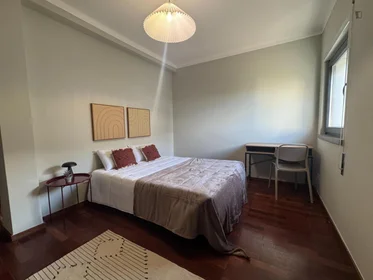 Private room at R. António Jardim, image 1 of 13