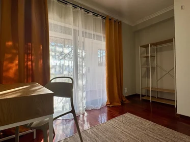 Private room at R. António Jardim, image 3 of 13