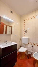 Private room at R. António Jardim, image 8 of 12