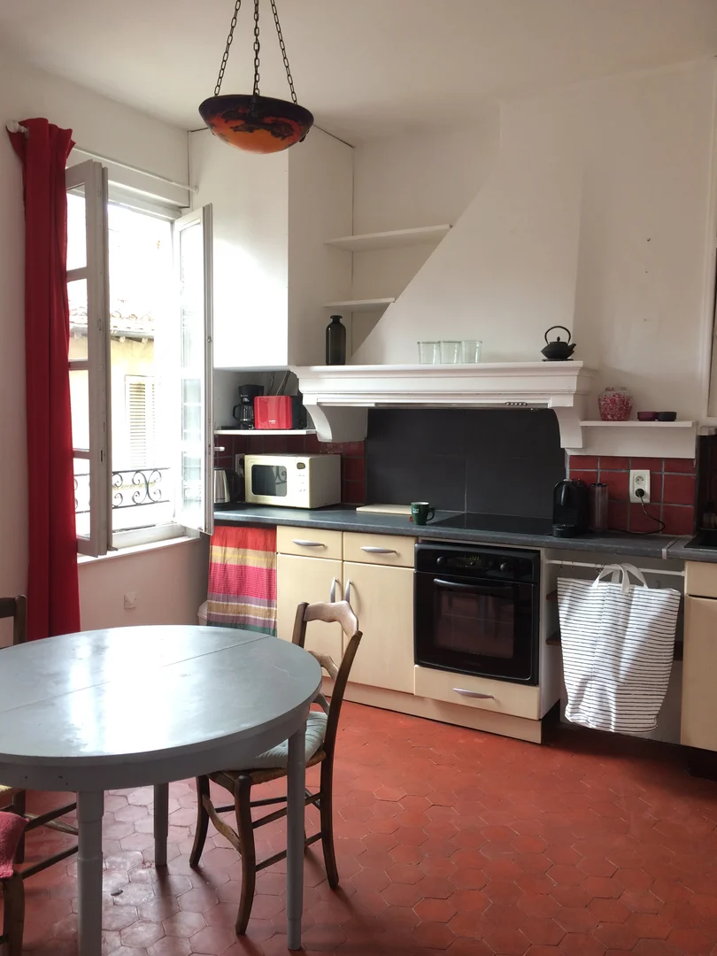 Rue Henri Fabre