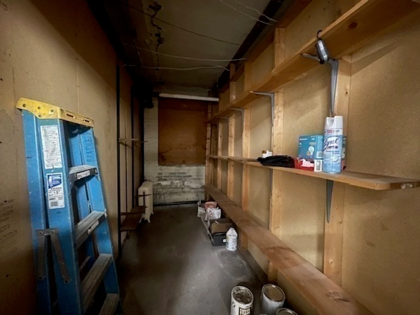 Apartamento estúdio acessível com características essenciais em 