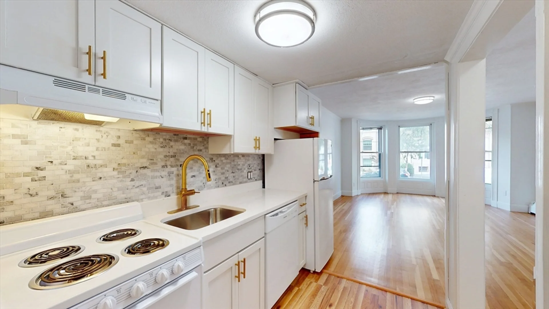 Compact studio apartment ideal for students in 