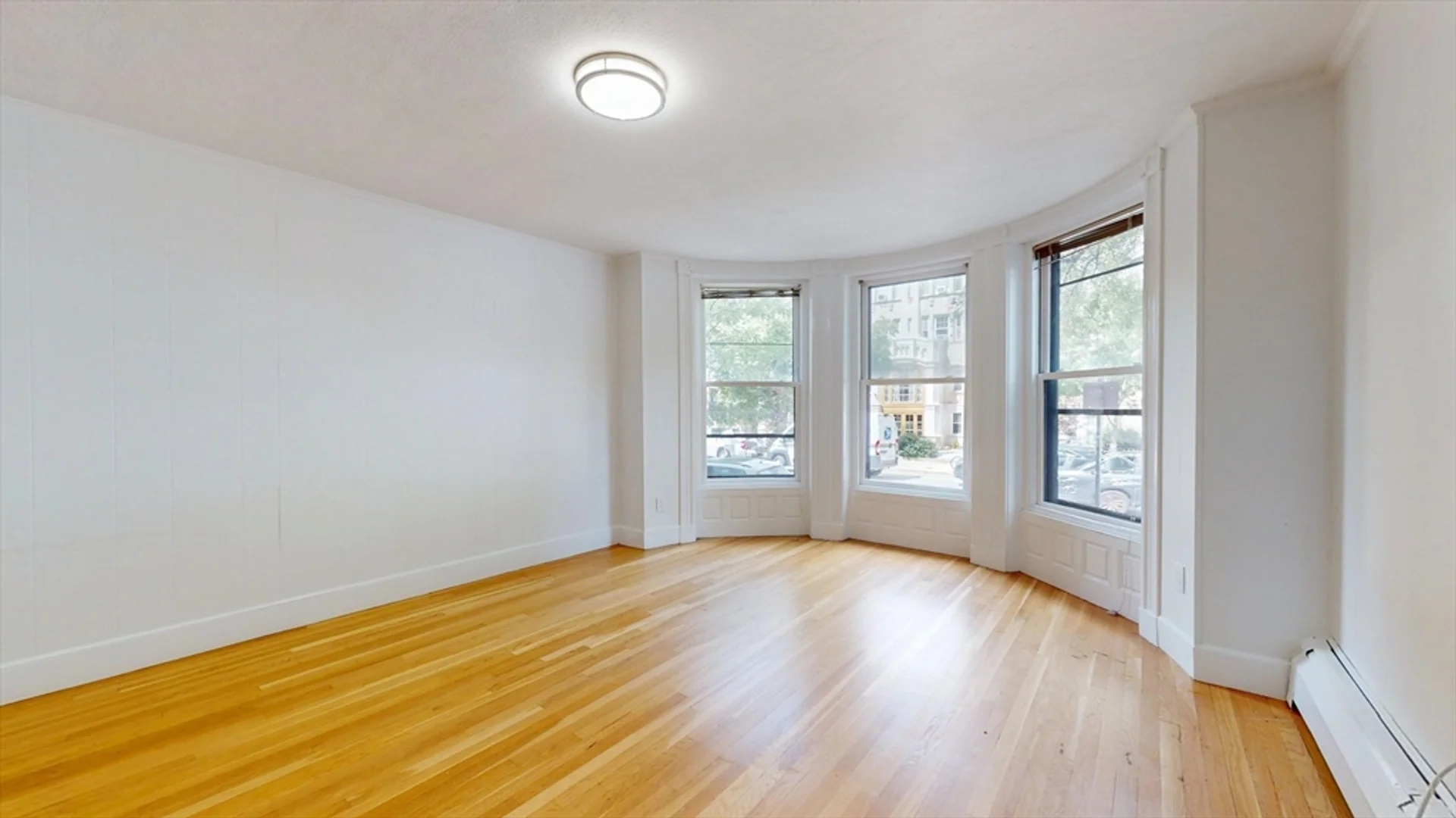 Self-contained studio for students in central 