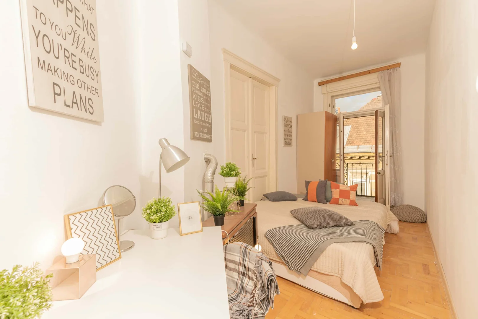 Cozy room for students available in 
