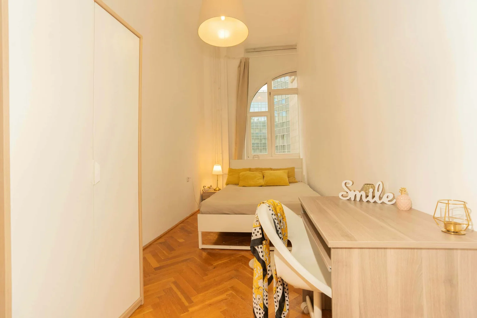 Cozy room for students available in 