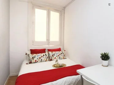 Chambre privée à Calle Santa Catalina, image 1 de 27