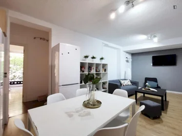 Chambre privée à Calle Santa Catalina, image 16 de 27