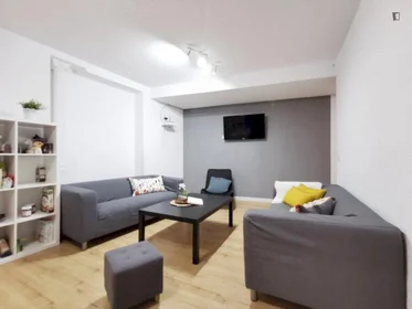Chambre privée à Calle Santa Catalina, image 20 de 27