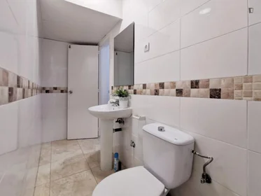 Chambre privée à Calle Santa Catalina, image 24 de 27