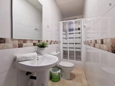 Chambre privée à Calle Santa Catalina, image 25 de 27