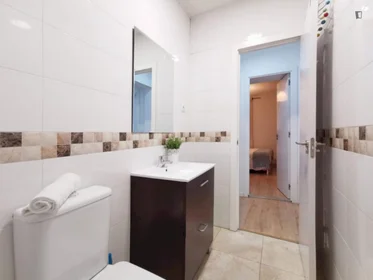 Chambre privée à Calle Santa Catalina, image 26 de 27