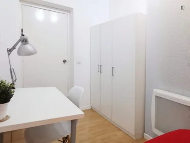 Chambre privée à Calle Santa Catalina, image 5 de 27