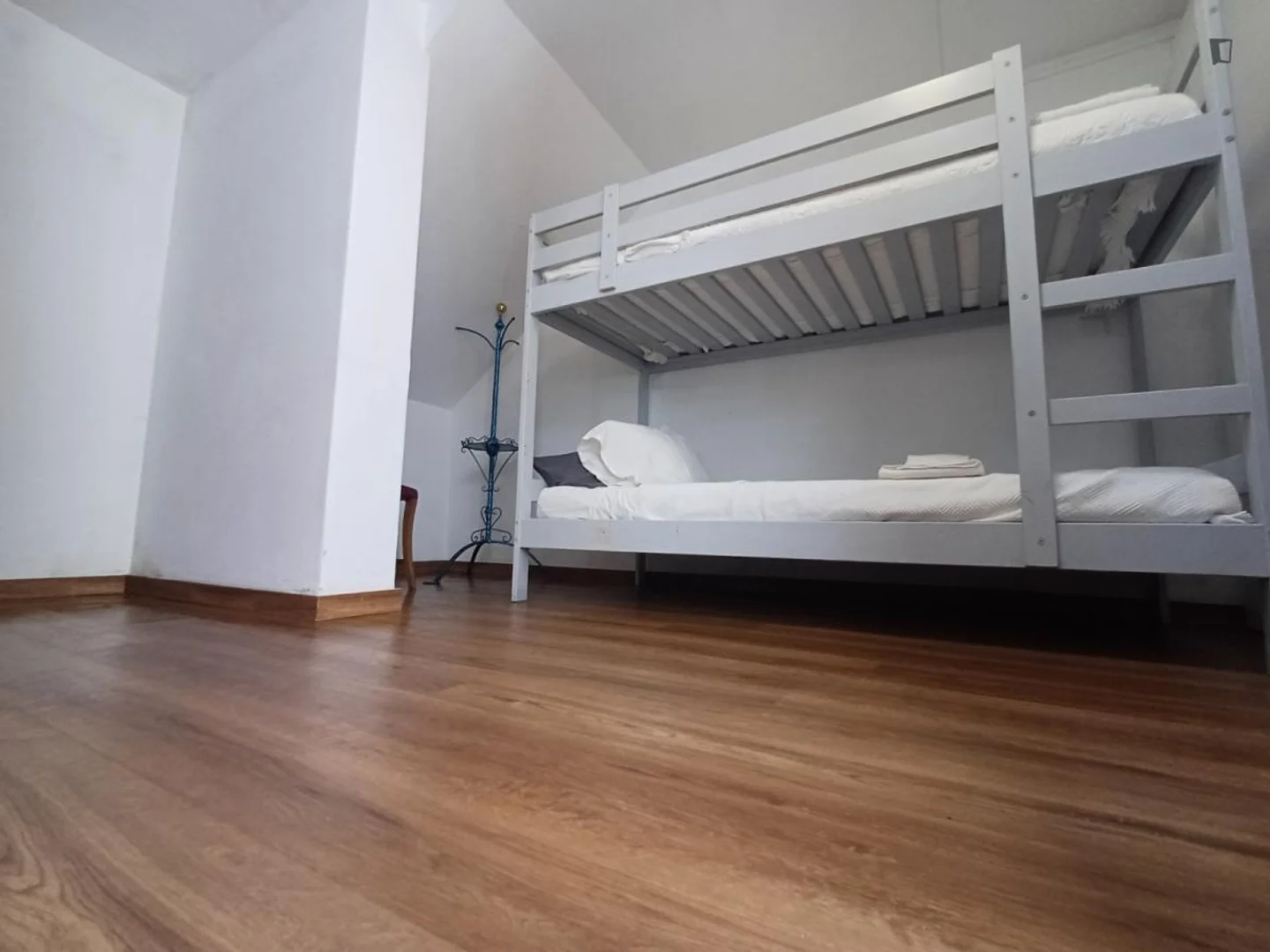 Bright and airy student room with easy university access in