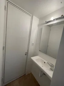Stanza privata in Rua de Pinto Bessa, immagine 11 di 24