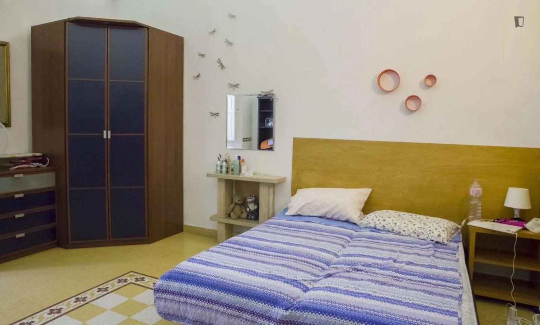 Economical student room with convenient location in