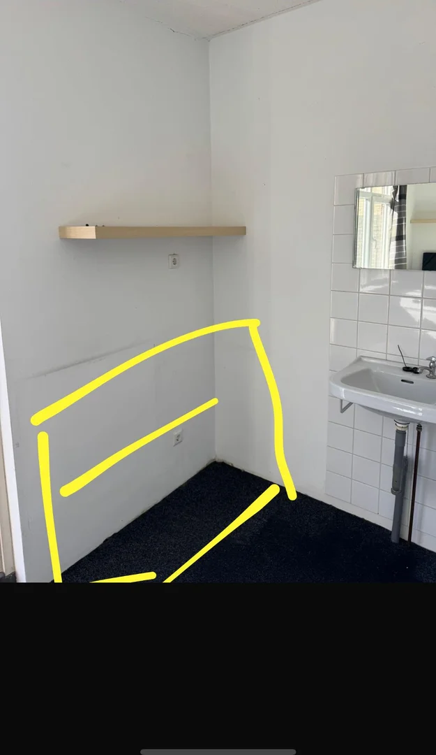 Habitación estudiantil amplia y cómoda en 