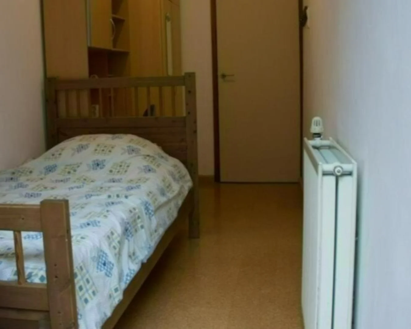 Niedrogi pokój studencki blisko kampusu w 